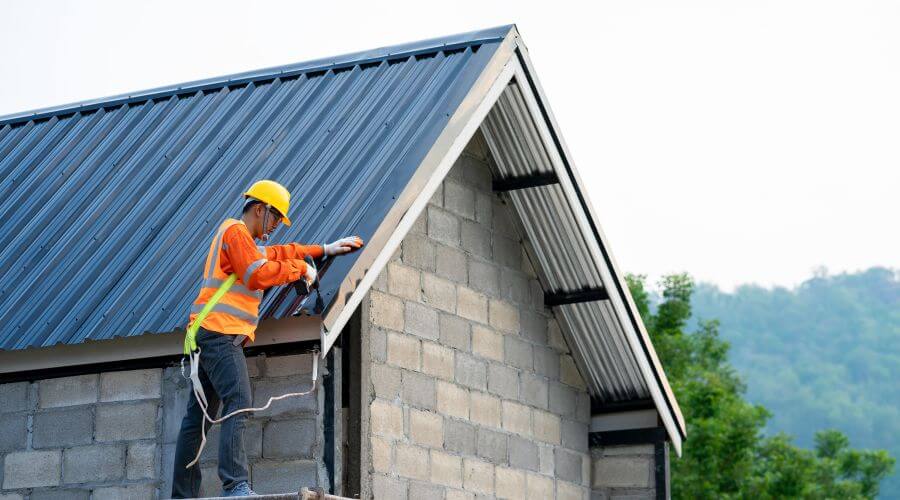 Expert Emergency Roof Repairs services in Woodside, NY